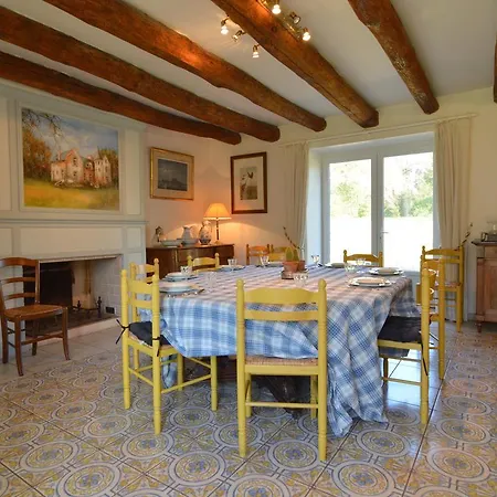 Spacious In Ass Rac With A Fenced Pond Semesterbostad Assérac