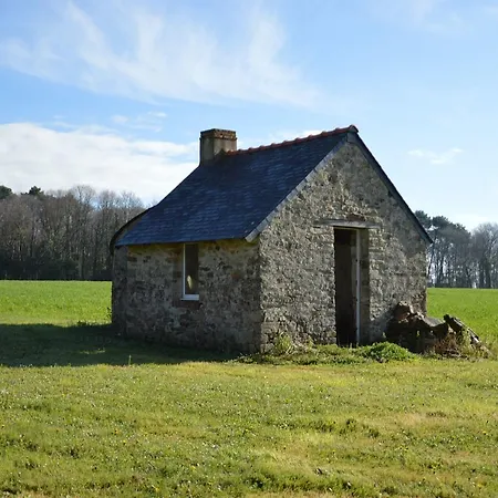 Spacious In Ass Rac With A Fenced Pond Semesterbostad Assérac